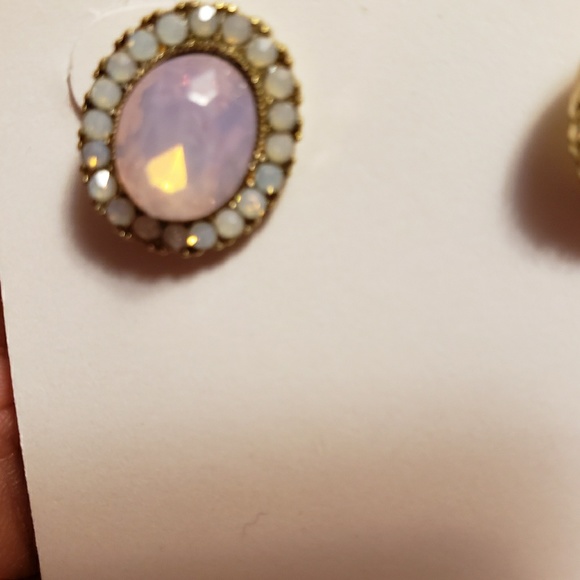 Earring - Picture 3 of 4